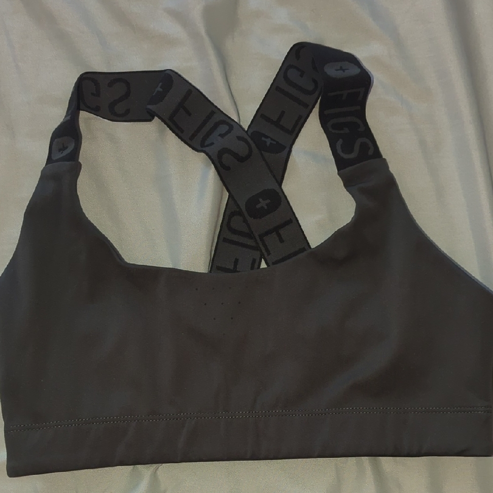 Figs Women's Charcoal Sports Bra